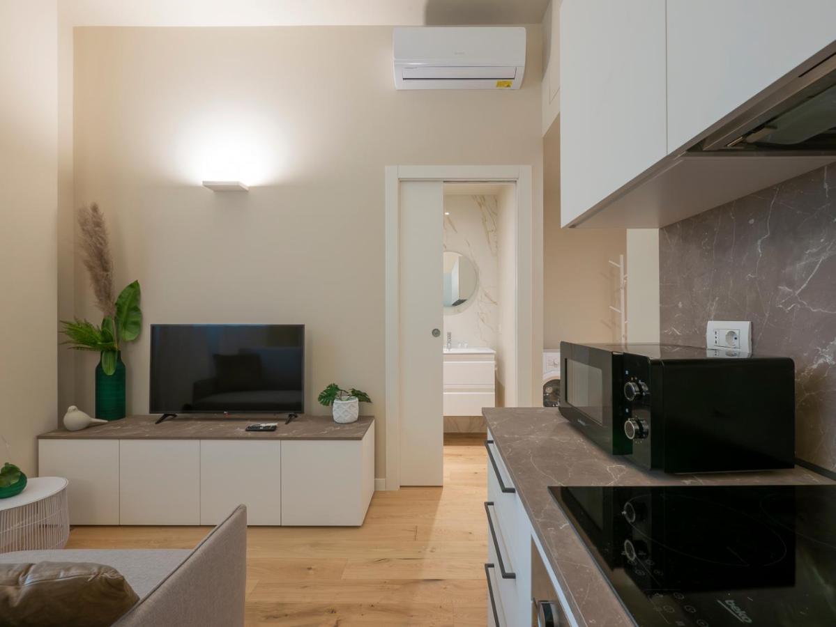 I Host Apartment - Ranzoni 1 Милано Екстериор снимка