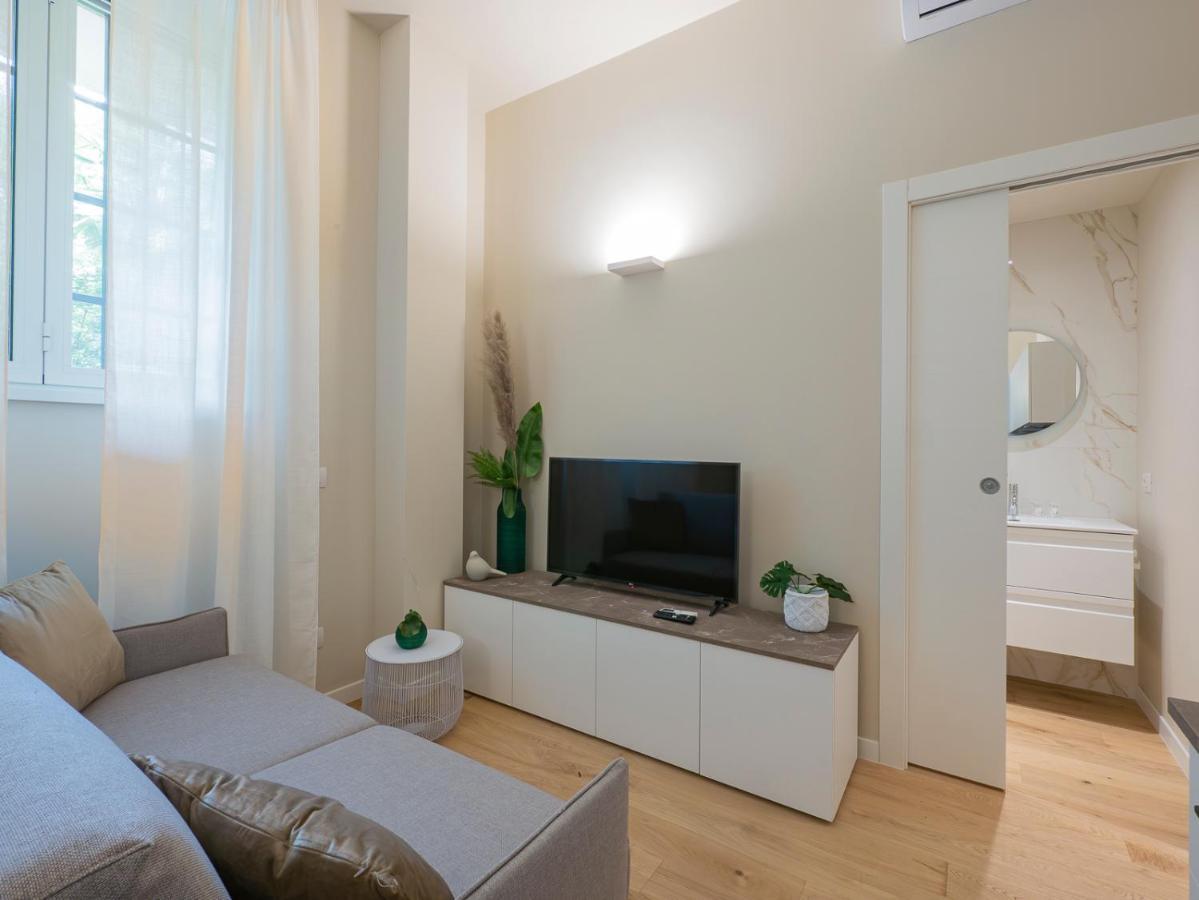 I Host Apartment - Ranzoni 1 Милано Екстериор снимка