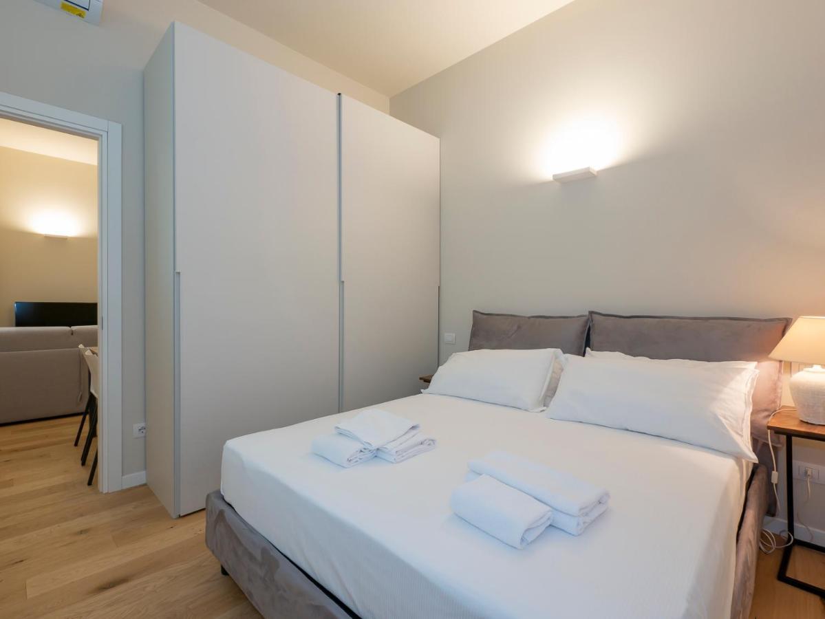 I Host Apartment - Ranzoni 1 Милано Екстериор снимка