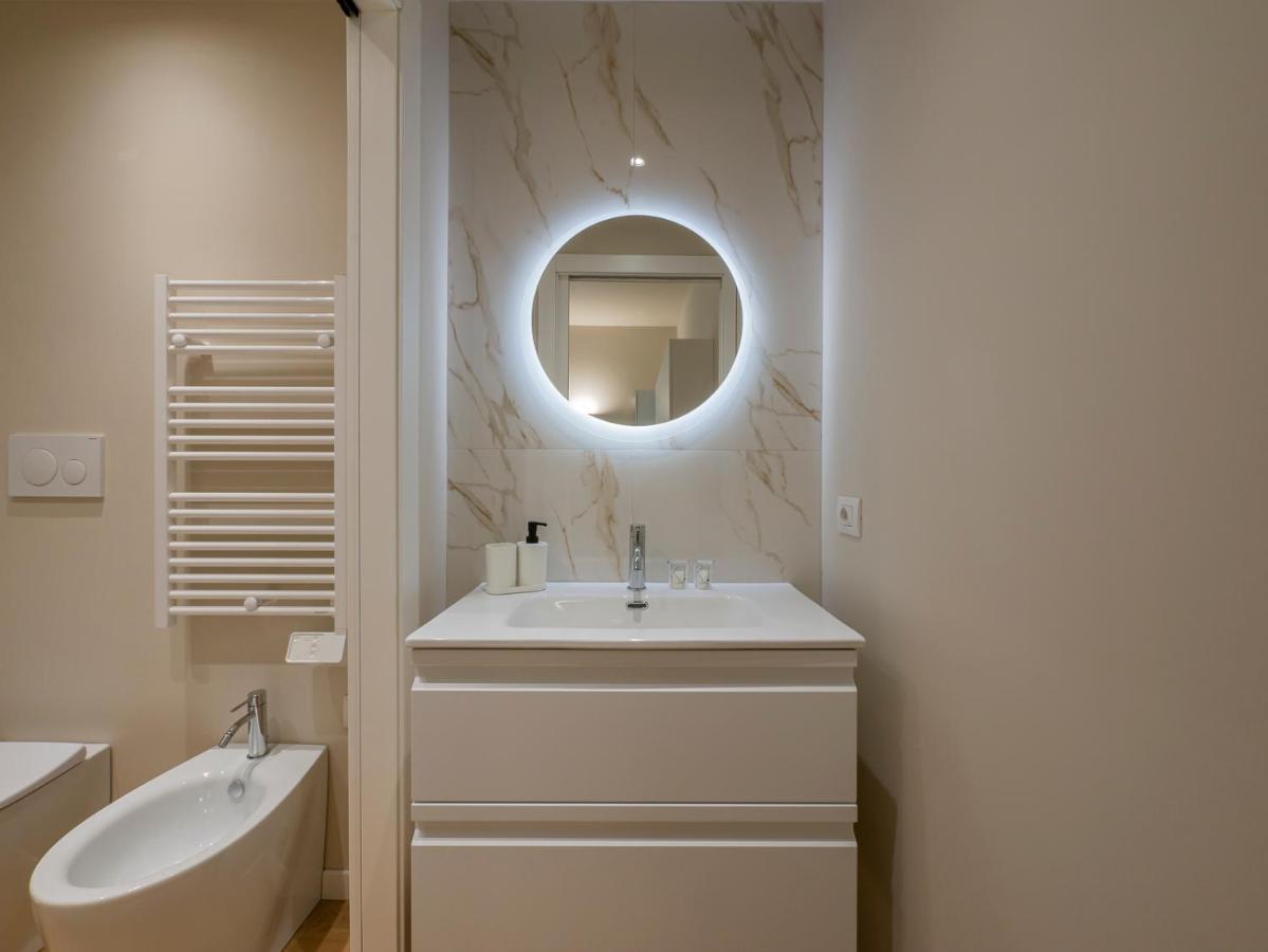 I Host Apartment - Ranzoni 1 Милано Екстериор снимка