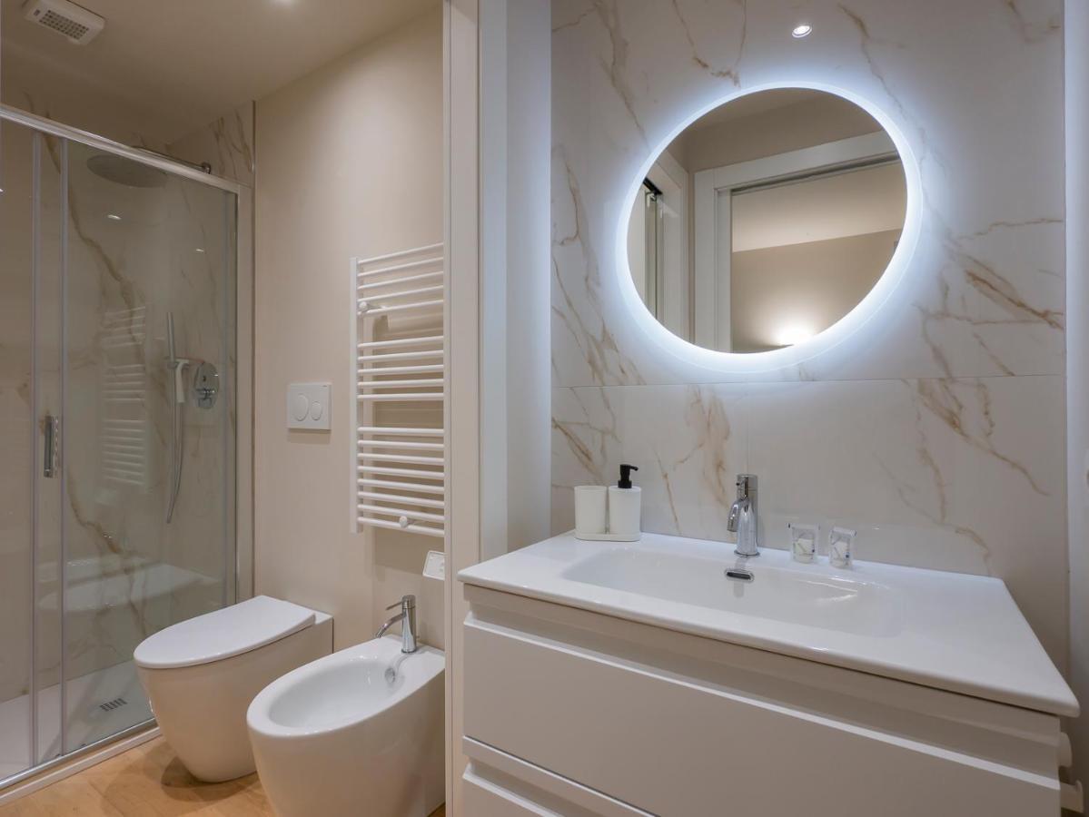 I Host Apartment - Ranzoni 1 Милано Екстериор снимка